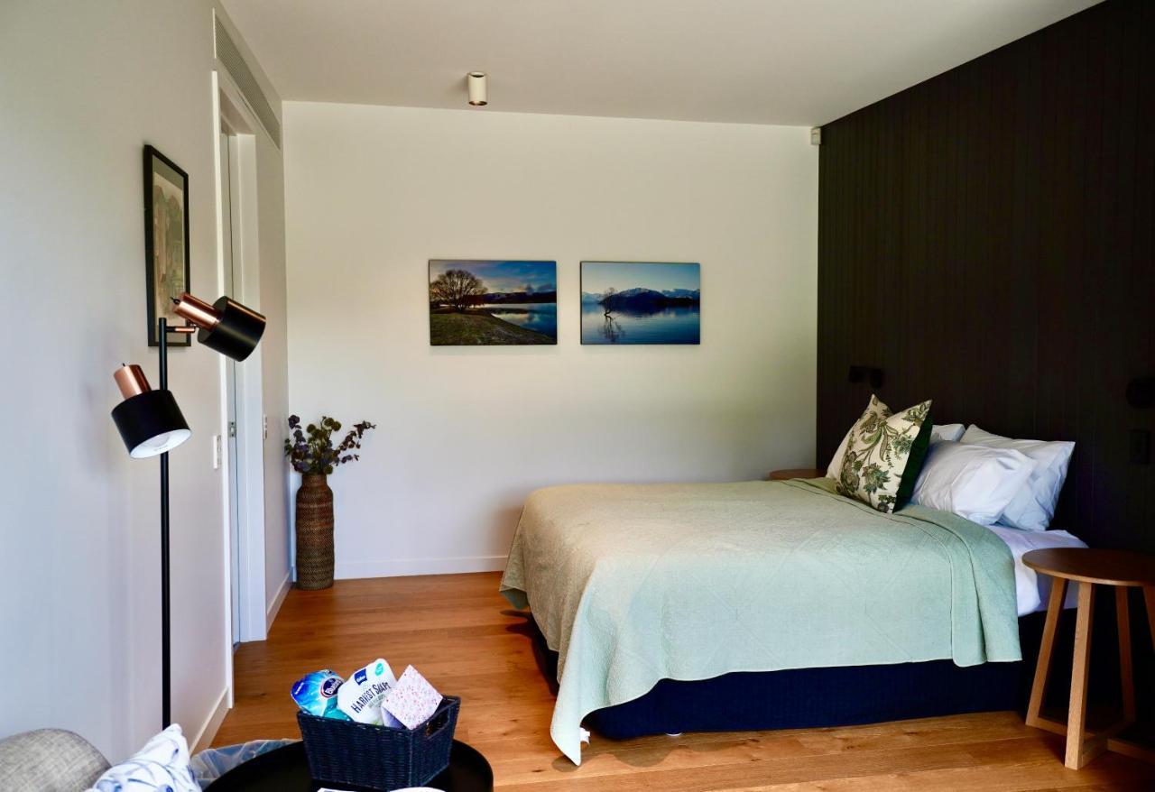Pisa House Lakefront Boutique B&B Кромуел Екстериор снимка